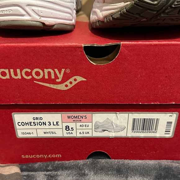NEW IN BOX Saucony Grid Cohesion 3 LE | Women's 8.5 | White/Silver - Picture 4 of 4